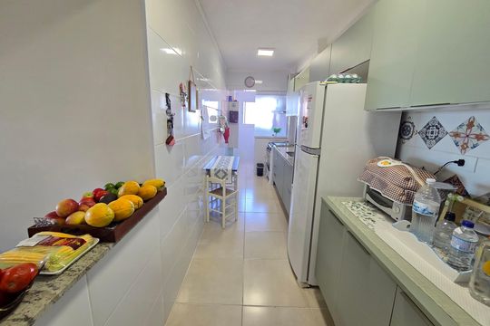 Cozinha de apartamento para alugar com 3 quartos, 104m² em Balneario Flórida, Praia Grande