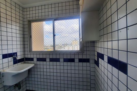 Área de serviço de apartamento para alugar com 2 quartos, 62m² em Vila Gumercindo, São Paulo