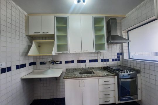 Cozinha de apartamento para alugar com 2 quartos, 62m² em Vila Gumercindo, São Paulo