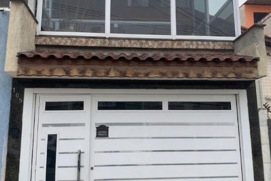Fachada de casa à venda com 2 quartos, 195m² em Parque Santo Antonio, São Bernardo do Campo