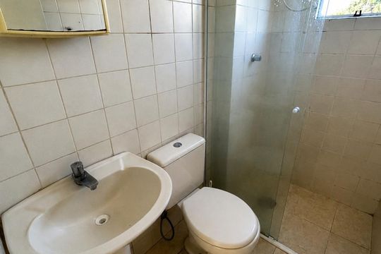 Banheiro de apartamento à venda com 2 quartos, 63m² em Vila do Encontro, São Paulo