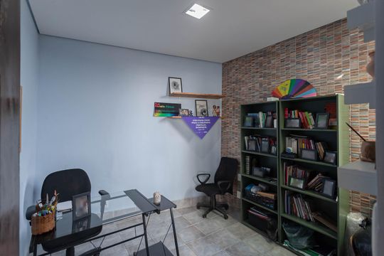 Quarto 1 de casa de condomínio à venda com 3 quartos, 100m² em Heliópolis, Belo Horizonte