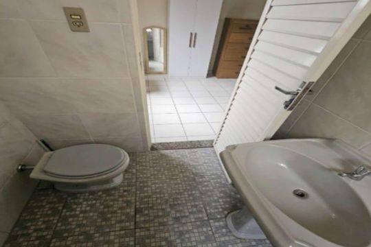 Banheiro de casa para alugar com 4 quartos, 260m² em Padre Miguel, Rio de Janeiro