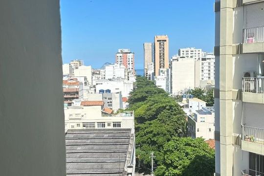 Vista de apartamento à venda com 2 quartos, 89m² em Leblon, Rio de Janeiro