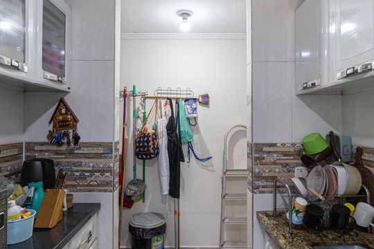 Cozinha e Área de Serviço de apartamento à venda com 2 quartos, 44m² em Vila Jacuí, São Paulo