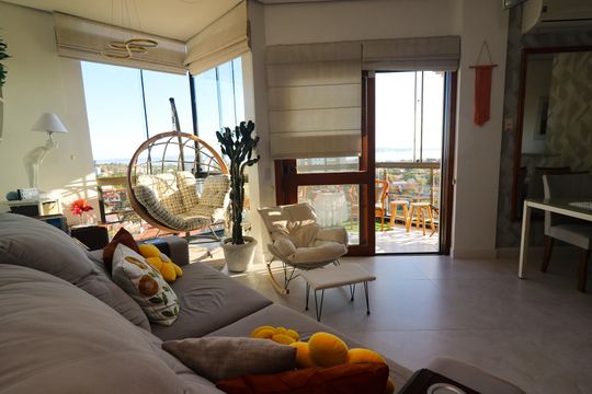 Sala de apartamento à venda com 3 quartos, 180m² em Tristeza, Porto Alegre