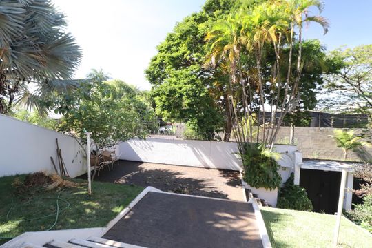 Casa para alugar com 3 quartos, 367m² em Cidade Jardim, Uberlândia