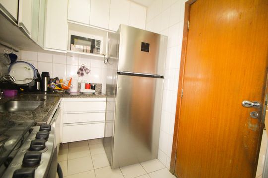 Cozinha de apartamento para alugar com 3 quartos, 98m² em Buritis, Belo Horizonte