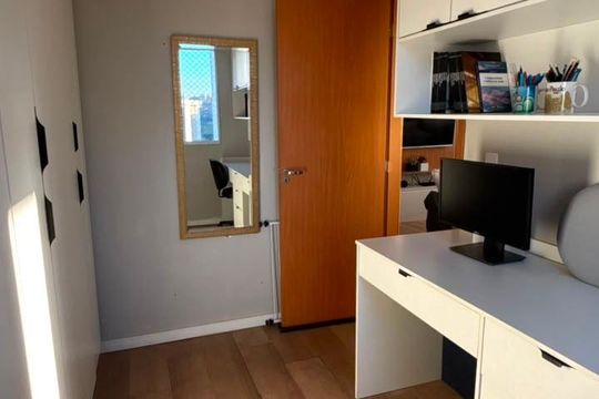 Quarto de apartamento para alugar com 2 quartos, 45m² em Vila Suzana, São Paulo