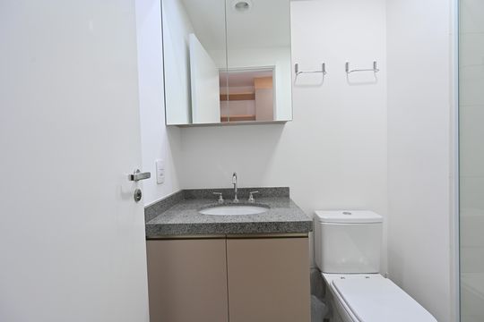 Banheiro Social de kitnet/studio à venda com 1 quarto, 21m² em Vila Clementino, São Paulo