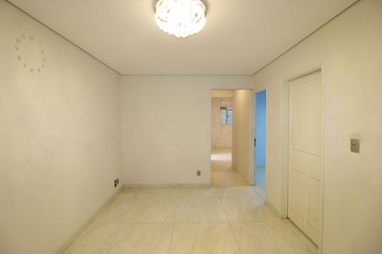Sala de casa para alugar com 4 quartos, 160m² em Vila Brasil, São Paulo