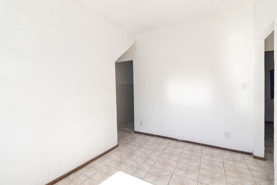 Sala de casa para alugar com 2 quartos, 60m² em Realengo, Rio de Janeiro