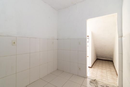 Cozinha de casa para alugar com 2 quartos, 60m² em Realengo, Rio de Janeiro