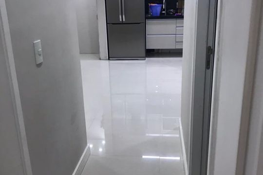 Corredor de apartamento para alugar com 2 quartos, 68m² em Jardim Flor da Montanha, Guarulhos
