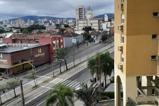 Apartamento para alugar com 2 quartos, 75m² em Santo Antônio, Porto Alegre