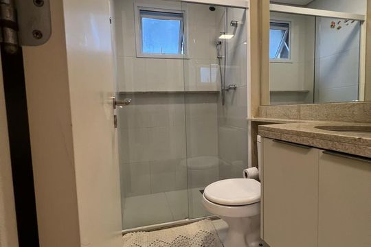 Banheiro de apartamento à venda com 2 quartos, 67m² em Taquaral, Campinas