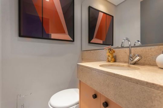 Banheiro de apartamento à venda com 2 quartos, 67m² em Taquaral, Campinas
