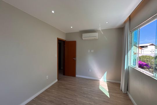 Quarto de apartamento à venda com 4 quartos, 270m² em Ilha de Guaratiba, Rio de Janeiro