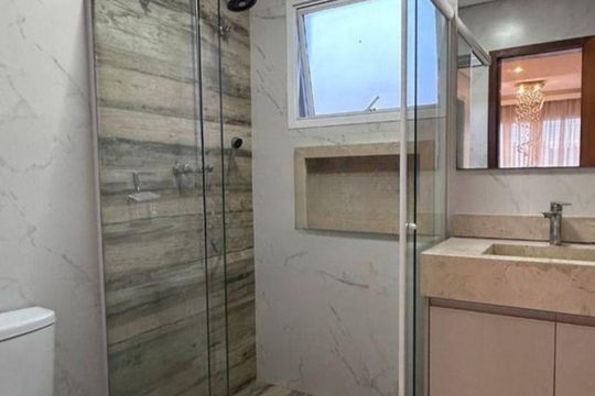 Banheiro 2 de casa para alugar com 3 quartos, 180m² em Cadiz, Gravataí