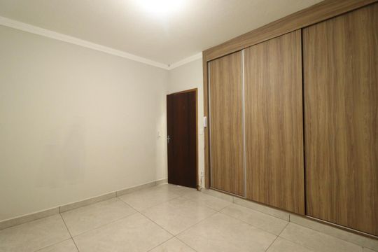 Quarto 1 de casa para alugar com 3 quartos, 130m² em Sumarezinho, Ribeirão Preto