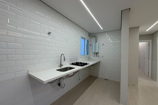 Cozinha de apartamento à venda com 2 quartos, 59m² em Vila Tupi, Várzea Paulista