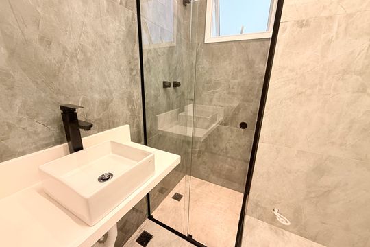 Banheiro Social de apartamento à venda com 2 quartos, 59m² em Vila Tupi, Várzea Paulista