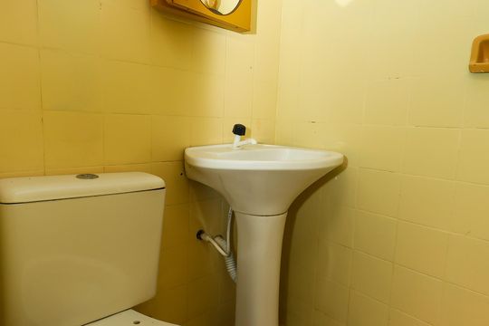 Banheiro da Suíte de casa para alugar com 3 quartos, 111m² em Jardim Tres Irmaos, Taboão da Serra