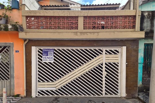 Fachada de casa para alugar com 3 quartos, 111m² em Jardim Tres Irmaos, Taboão da Serra