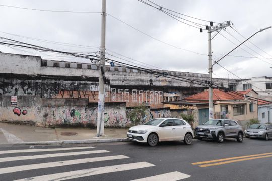 Fachada de casa à venda com 1 quarto, 320m² em Penha de França, São Paulo