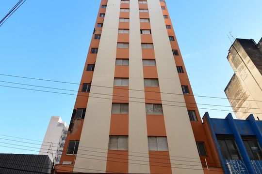 Fachada do Prédio de apartamento para alugar com 1 quarto, 44m² em Centro, Campinas