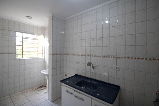 Cozinha  de apartamento para alugar com 2 quartos, 47m² em Parque Casa de Pedra, São Paulo