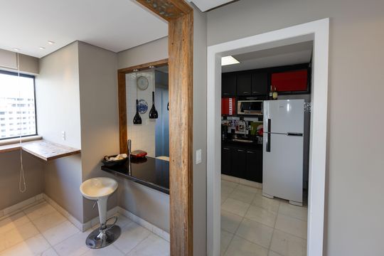 Cozinha de apartamento à venda com 2 quartos, 87m² em Vila da Serra, Nova Lima