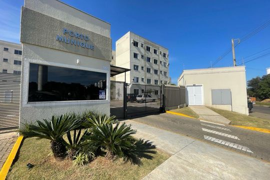 Fachada com a Placa instalada em 25/06/2026 com o código XETH-135 de apartamento para alugar com 2 quartos, 45m² em Santos Dumont, São Leopoldo