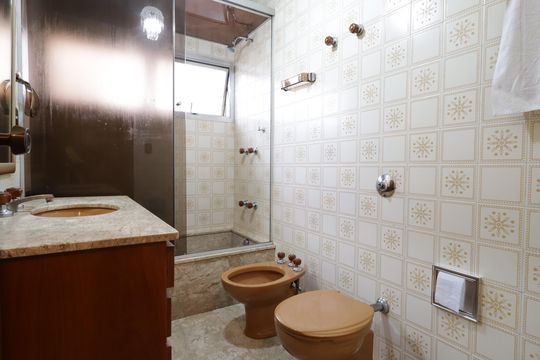 Banheiro da Suíte 2 de casa para alugar com 4 quartos, 361m² em Jardim Guedala, São Paulo