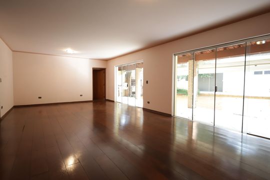 Sala de casa para alugar com 4 quartos, 361m² em Jardim Guedala, São Paulo