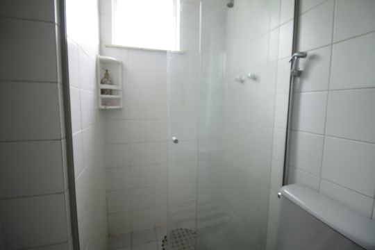Banheiro de apartamento para alugar com 2 quartos, 65m² em Barra da Tijuca, Rio de Janeiro