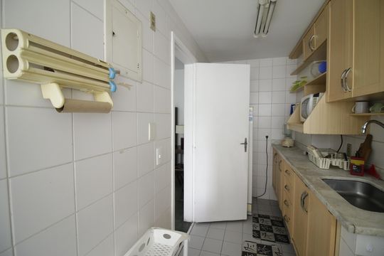 Cozinha de apartamento para alugar com 2 quartos, 65m² em Barra da Tijuca, Rio de Janeiro
