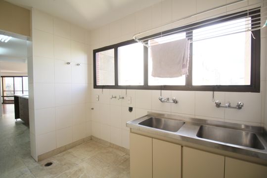 Área de Serviço de apartamento para alugar com 3 quartos, 263m² em Vila Morumbi, São Paulo