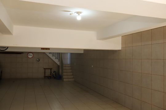Garagem de casa à venda com 3 quartos, 280m² em Jardim Piqueroby, São Paulo