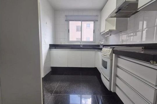 Cozinha de apartamento para alugar com 4 quartos, 150m² em Buritis, Belo Horizonte