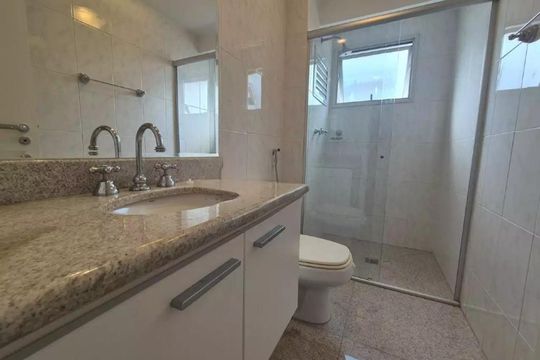 Banheiro de apartamento para alugar com 4 quartos, 150m² em Buritis, Belo Horizonte