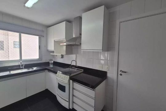 Cozinha de apartamento para alugar com 4 quartos, 150m² em Buritis, Belo Horizonte