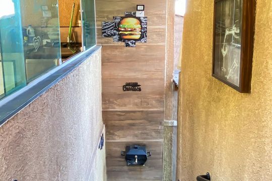 Escada  de casa para alugar com 4 quartos, 180m² em Engenheiro Goulart, São Paulo