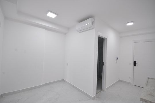 Quarto/Sala de kitnet/studio à venda com 1 quarto, 27m² em Tucuruvi, São Paulo