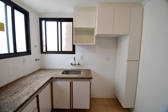 Apartamento para alugar com 2 quartos, 77m² em Vila Itapura, Campinas
