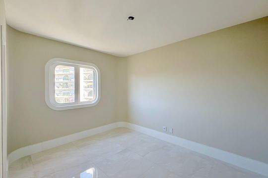 Banheiro Suíte 1 de apartamento à venda com 3 quartos, 207m² em Santo Amaro, São Paulo