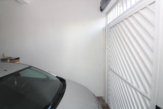 Garagem casa 2 de casa à venda com 5 quartos, 144m² em Jardim Três Marias, São Paulo