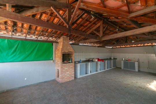 Casa para alugar com 3 quartos, 150m² em Glória, Belo Horizonte