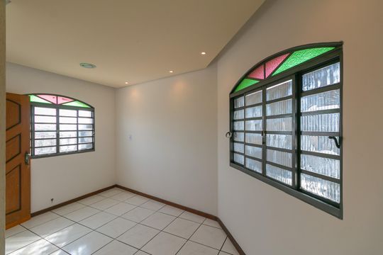 Casa para alugar com 3 quartos, 150m² em Glória, Belo Horizonte