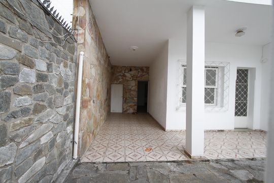 Garagem de casa para alugar com 5 quartos, 110m² em Calafate, Belo Horizonte